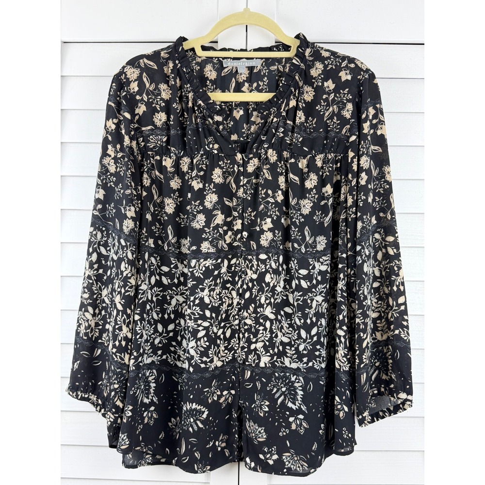 Daniel Rainn Blouse Women XXL Black Floral Ruffle V-Neck Crochet Trim Boho